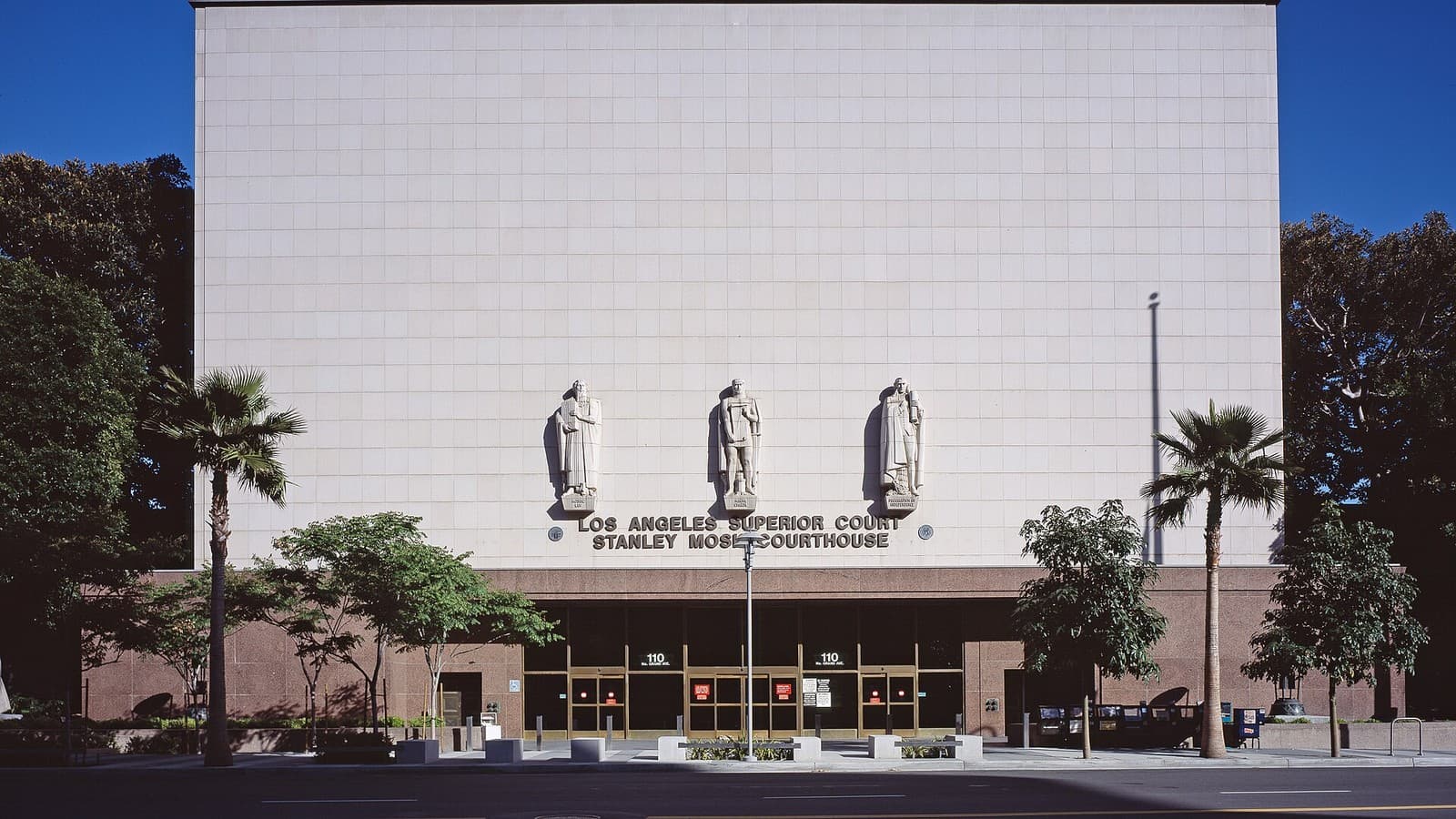 The Grand Avenue entrance of the Stanley Mosk Courthouse in Los Angeles.