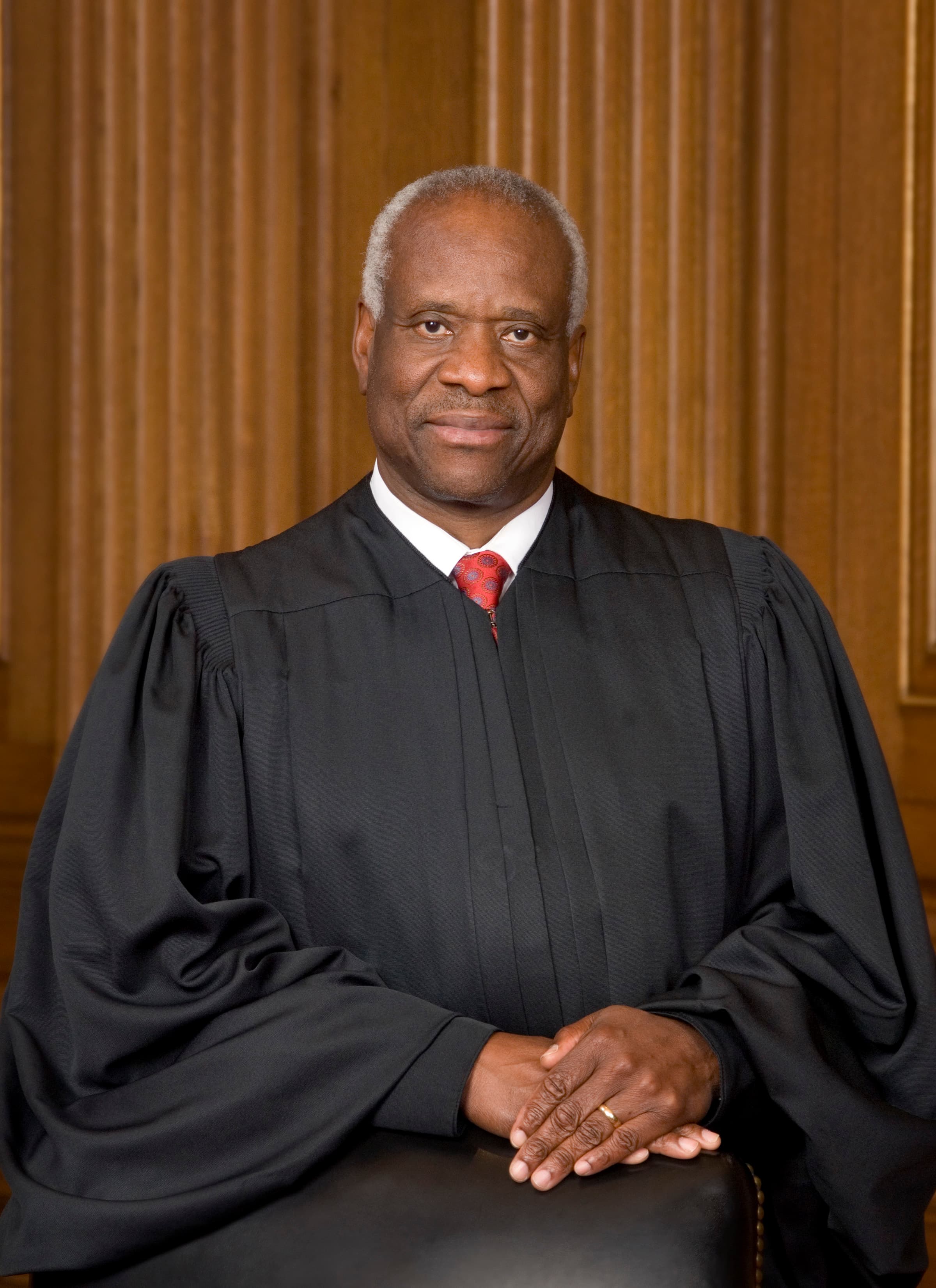 Official portrait of Associate Justice Clarence Thomas