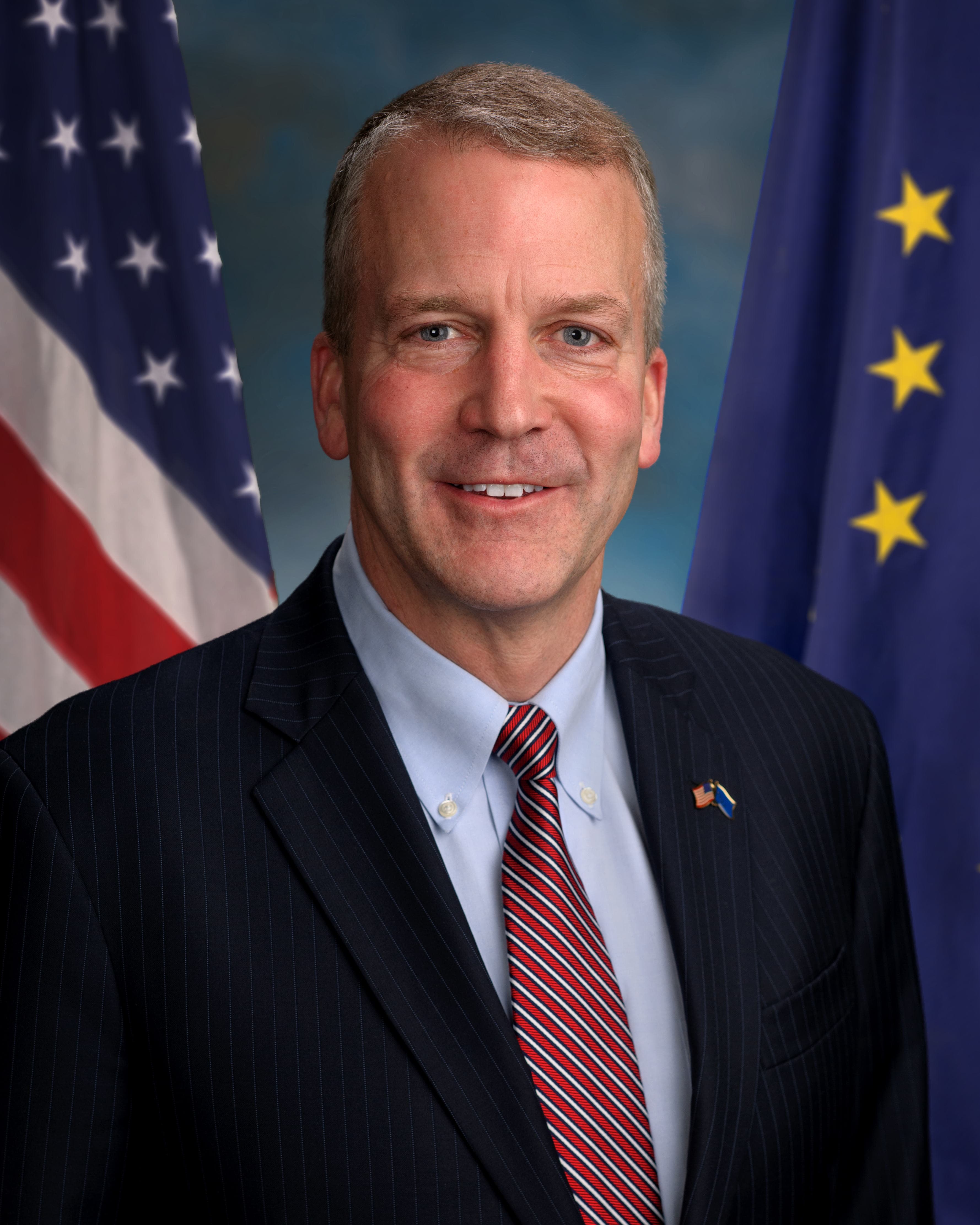 Official U.S. Senate portrait of Dan Sullivan
