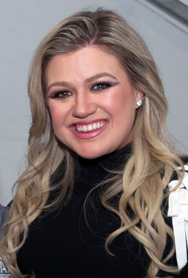 Kelly Clarkson portrait.