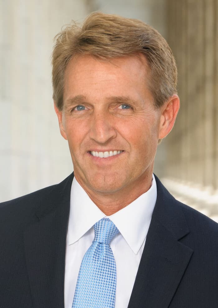 Official U.S. Senate portrait of Jeff Flake.