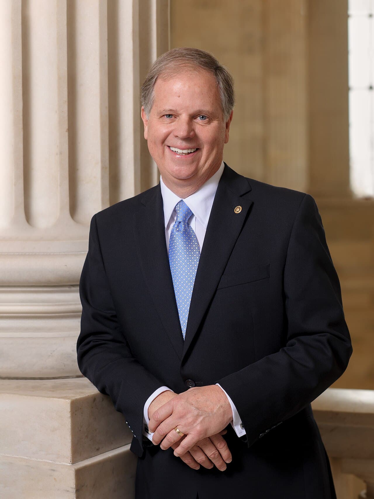Official U.S. Senate portrait of Doug Jones, 2018