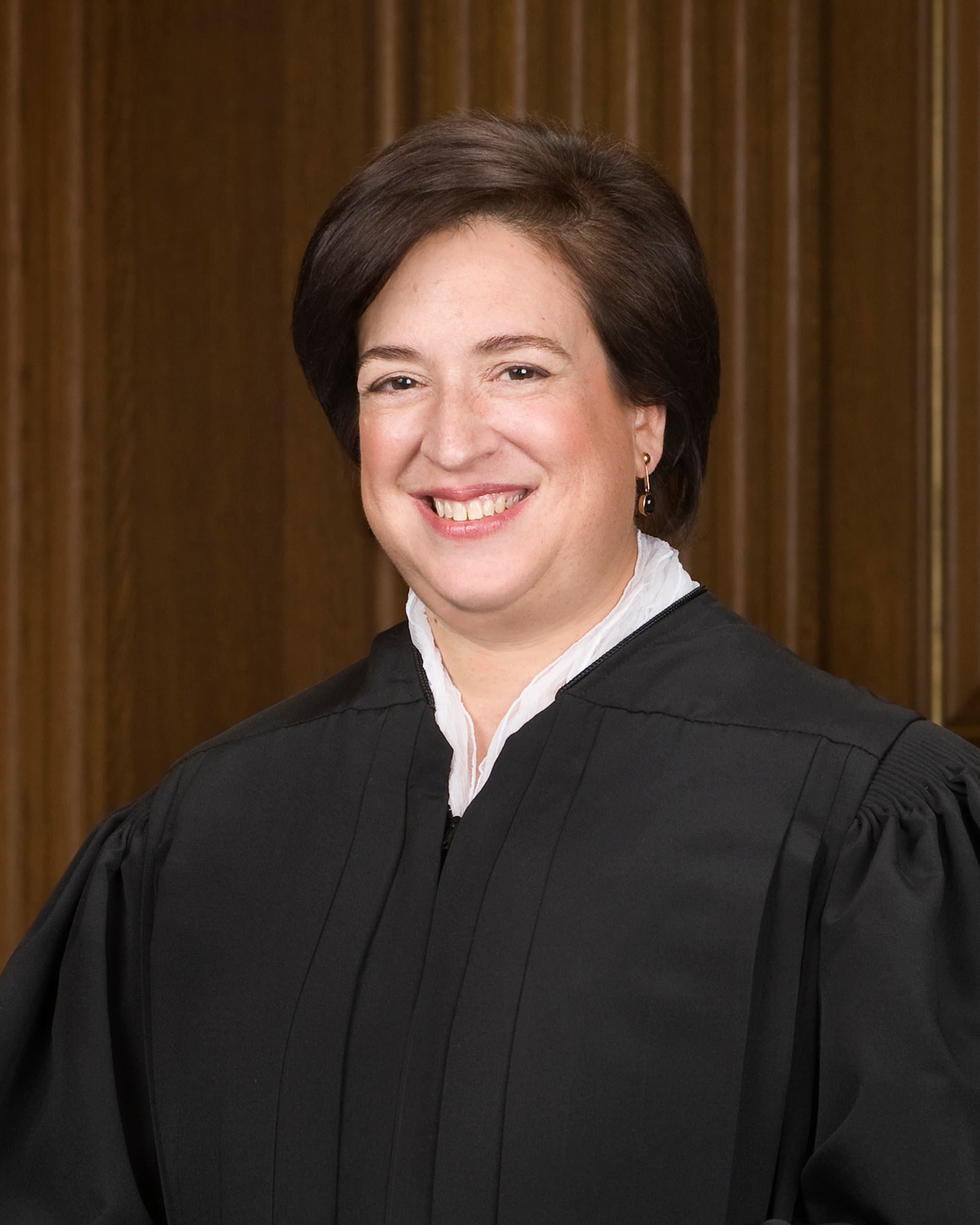 Elena Kagan in her official Supreme Court portrait