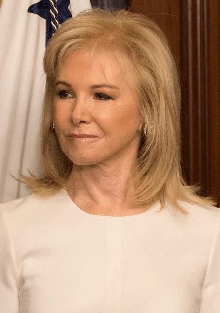 Hilary Geary Ross at the swearing-in ceremony for Wilbur Ross in February 2017