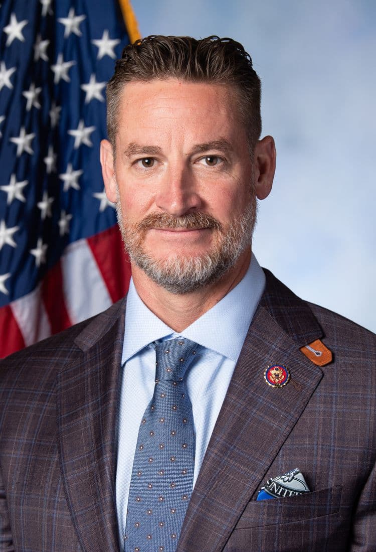 Official congressional portrait of Greg Steube