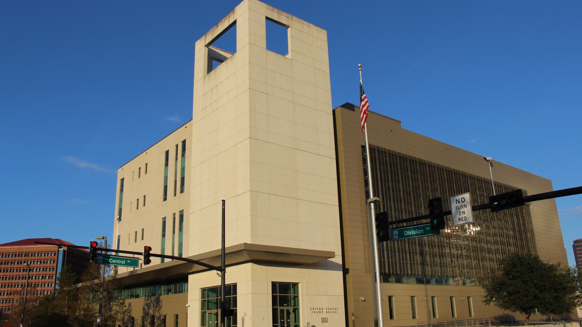 The United States Courthouse at Central Boulevard and Division Avenue in Orlando, Florida
