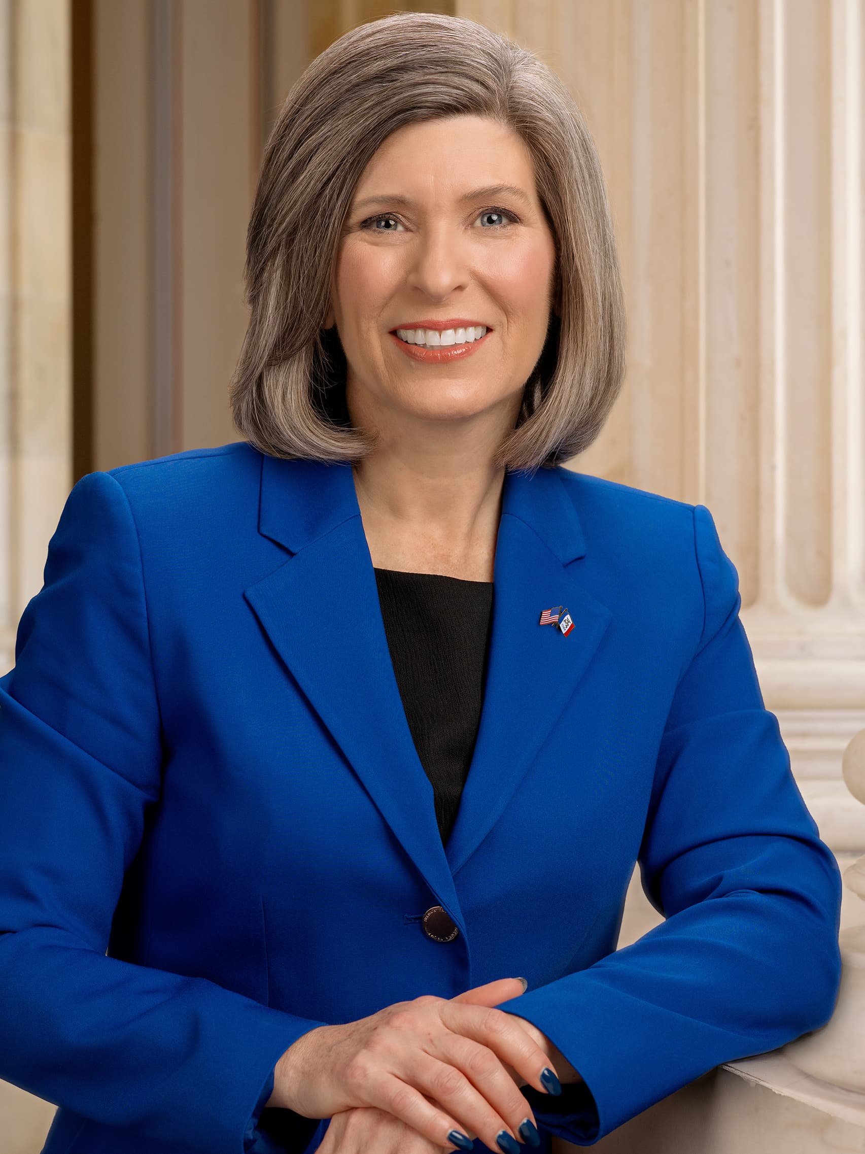 Official portrait of U.S. Senator Joni Ernst