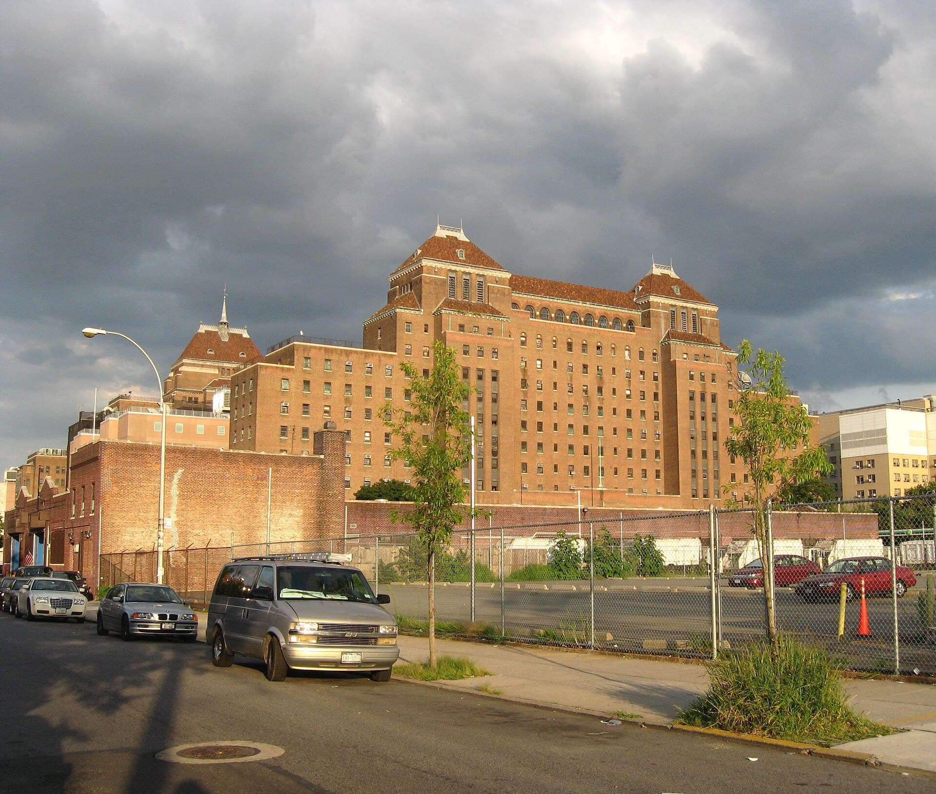 Kings County Hospital Center's main building in East Flatbush, Brooklyn, seen from Winthrop Street.