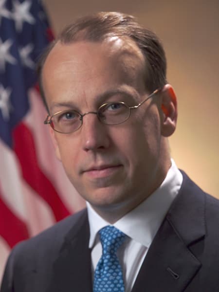 Paul D. Clement in his official Justice Department portrait