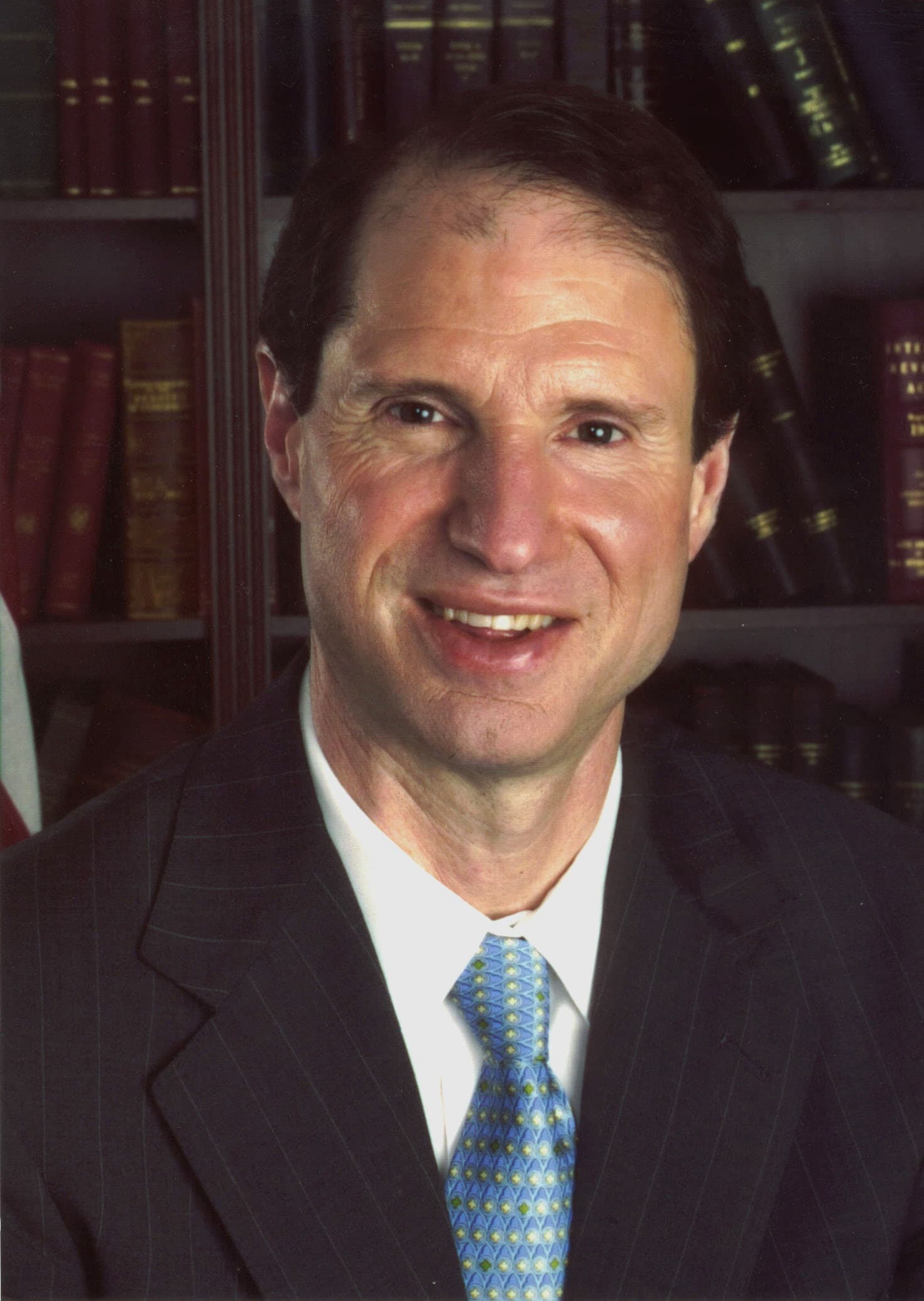 Official portrait of U.S. Senator Ron Wyden